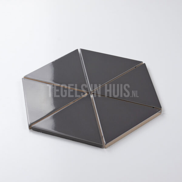 wandtegel scale triangolo driehoek donker grijs glans 10.8x12.4